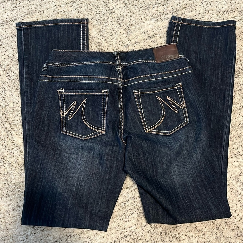 Maurice’s sz 3/4 reg straight leg. New w/o tags. Smoke/pet free